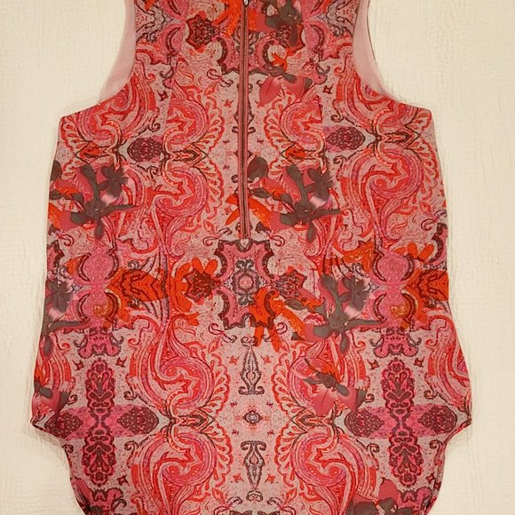 Size XS: CAbi Jubilee Pink Paisley Tunic Style 127 - Picture 4 of 4